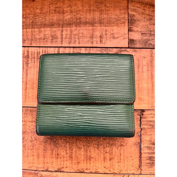 LOUIS VUITTON Green Epi Leather Small Compact Wallet - Picture 1 of 13